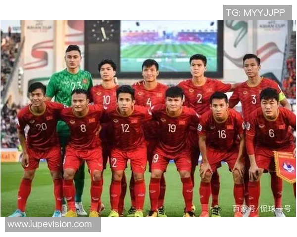 泰国足球明星意外崛起的故事与他们的惊人表现分析